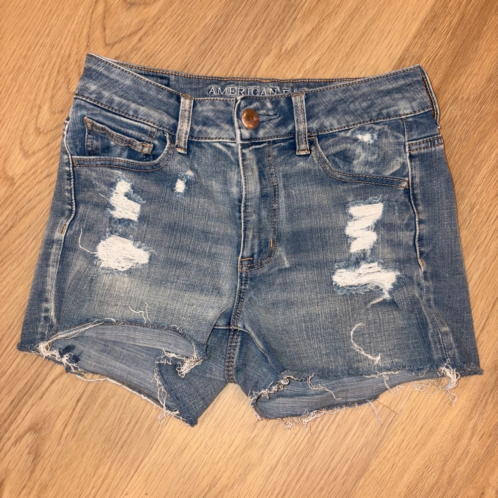 American Eagle womens dark blue denim floral embroidered shorts size 4
